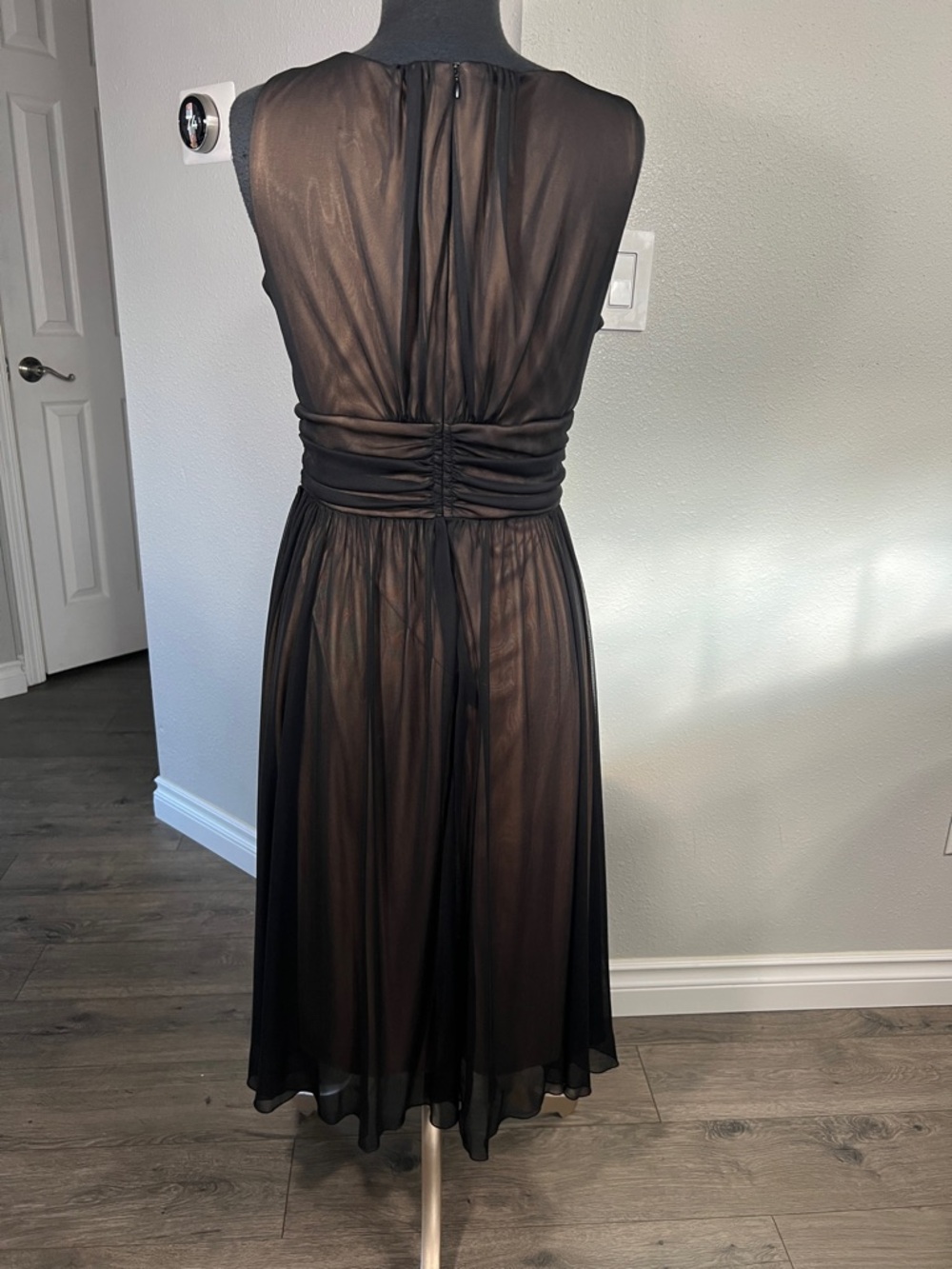 connected apparel Black Sleeveless V-Neck Midi Chiffon Dress - Picture 4 of 6